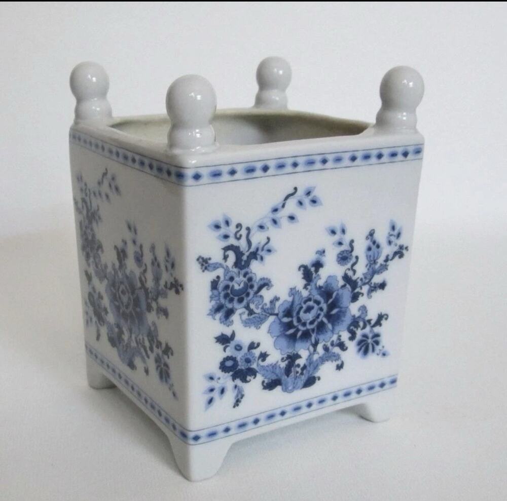 Vintage Estee Lauder Youth Dew Empty Candle Holder Blue White Floral Porcelain